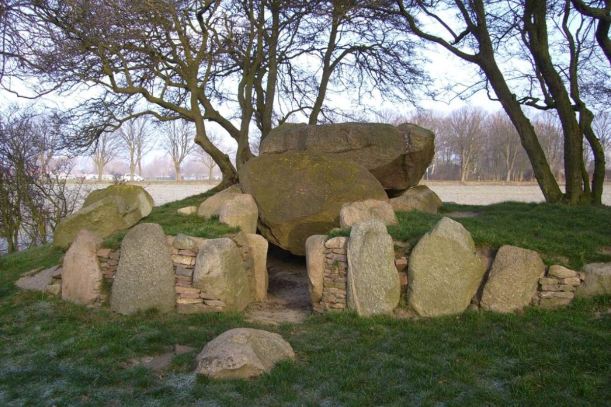 Huenengrab-bei-Rerik-1